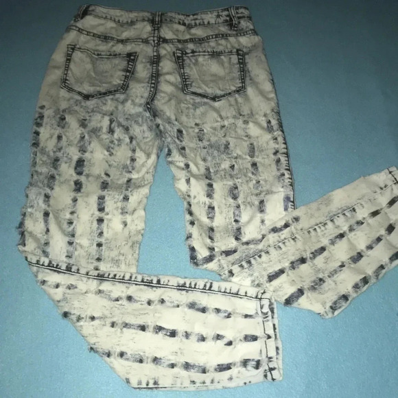 CRAVE FAME by Almost Famous High waisted distress straight leg acid wash size 9 - Picture 2 of 9